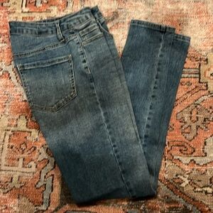 Stretchy skinny jeans